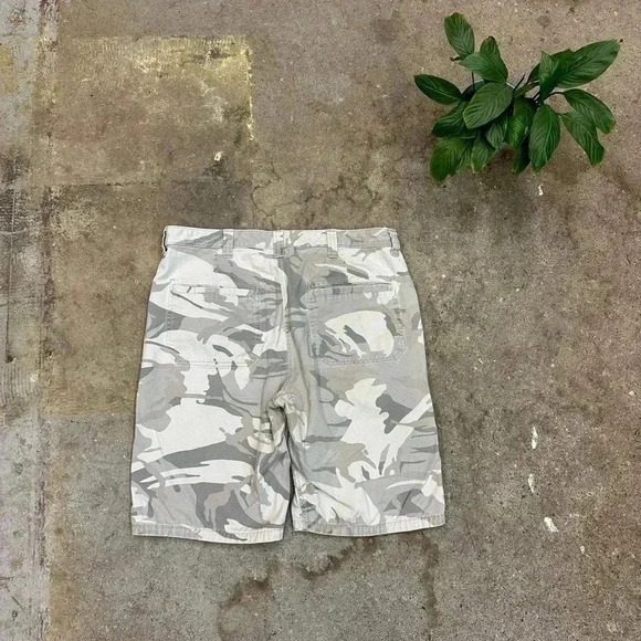 Vintage Wrangler White Camouflage  Reversible Cargo Shorts - Picture 2 of 7